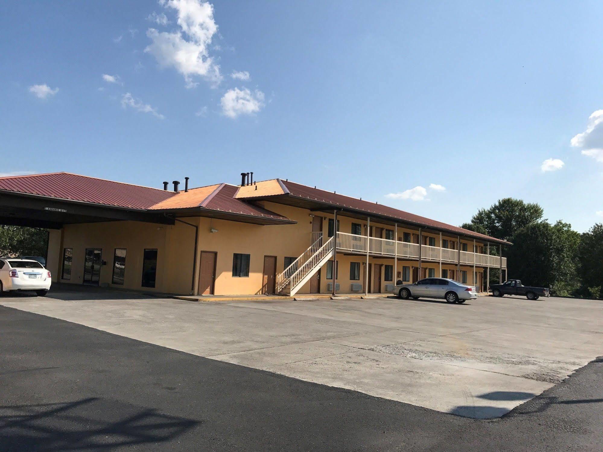 Motor Inns Of America Madisonville 外观 照片