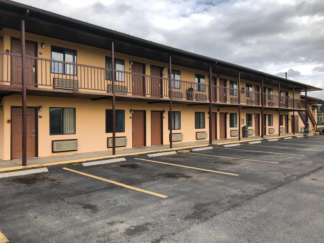 Motor Inns Of America Madisonville 外观 照片