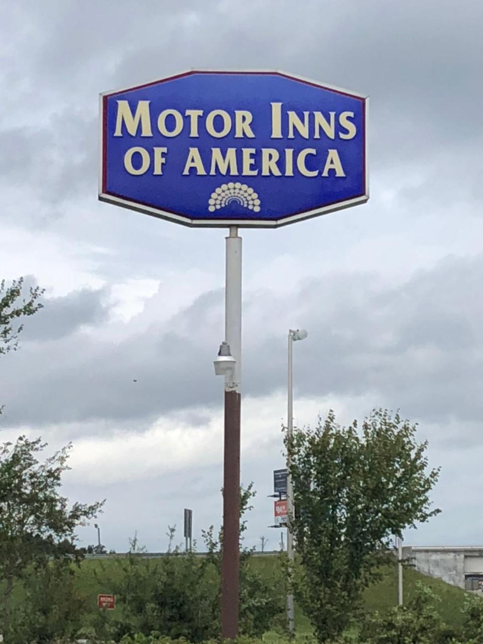 Motor Inns Of America Madisonville 外观 照片