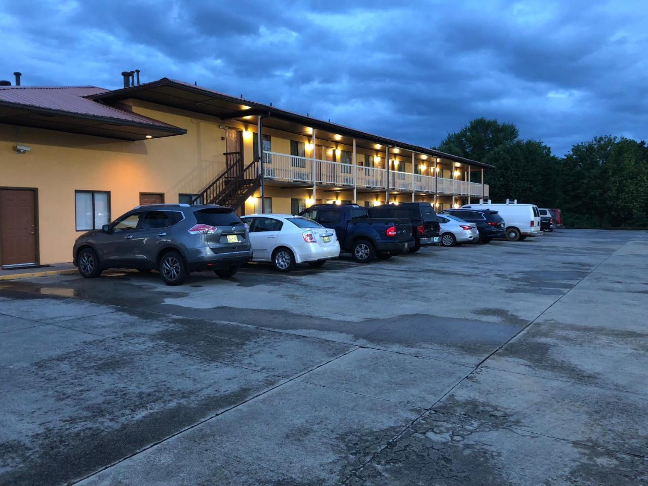 Motor Inns Of America Madisonville 外观 照片